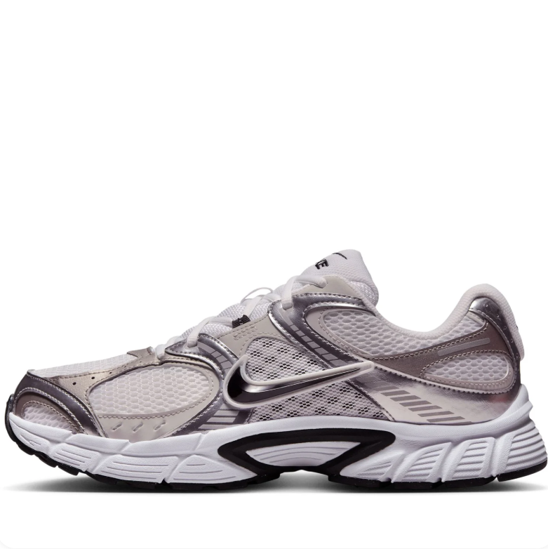 Nike Initiator – White / Metallic Silver / Grey