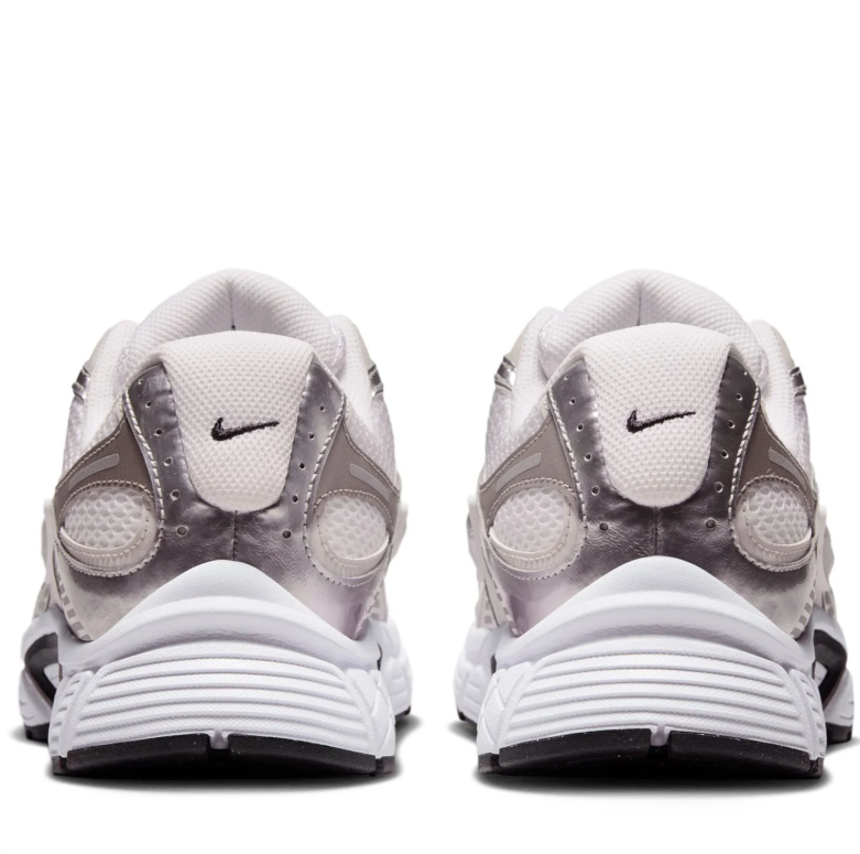 Nike Initiator – White / Metallic Silver / Grey
