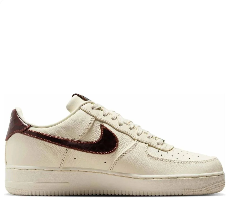 Nike Air Force 1 Low – Sail / Dark Chocolate