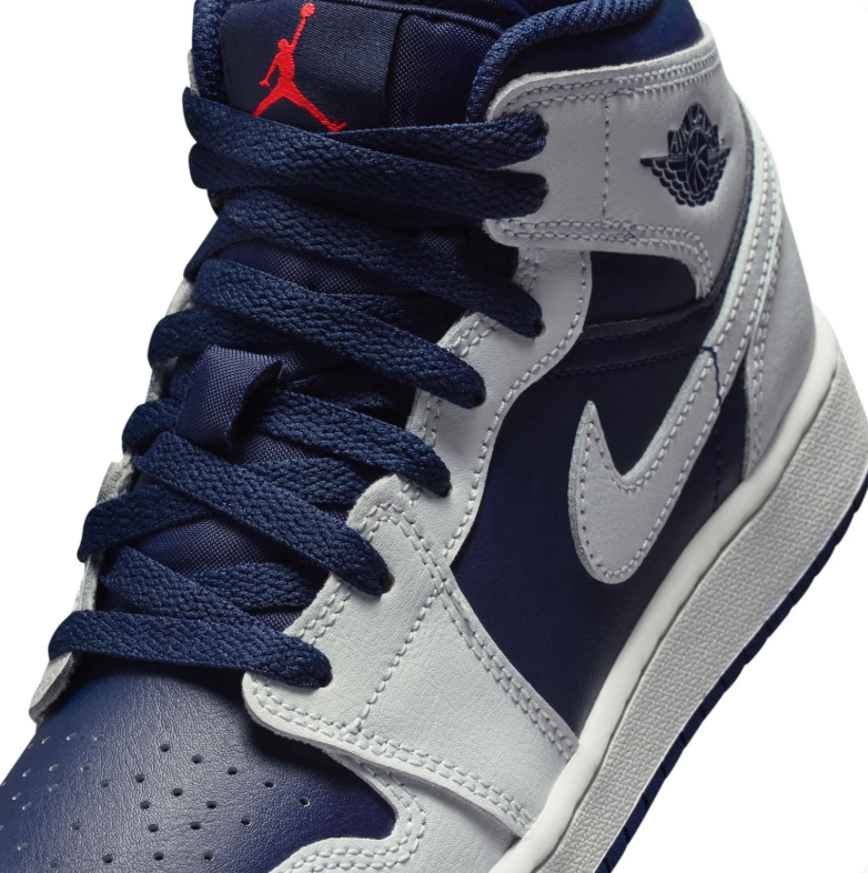 Air Jordan 1 Mid – Midnight Navy / Wolf Grey / Sail