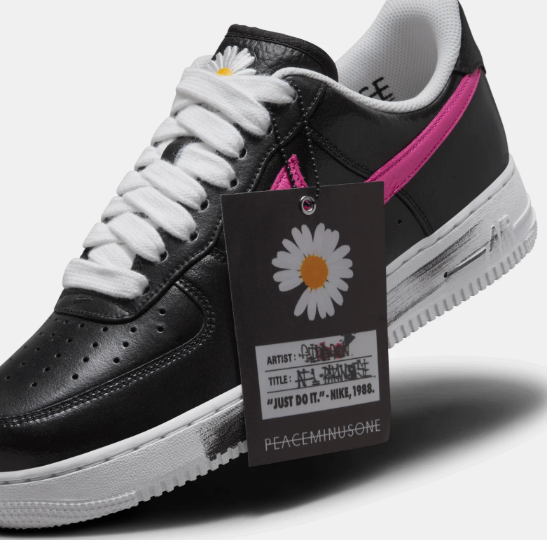 Nike Air Force 1 Low '07 – Black / Fire Pink